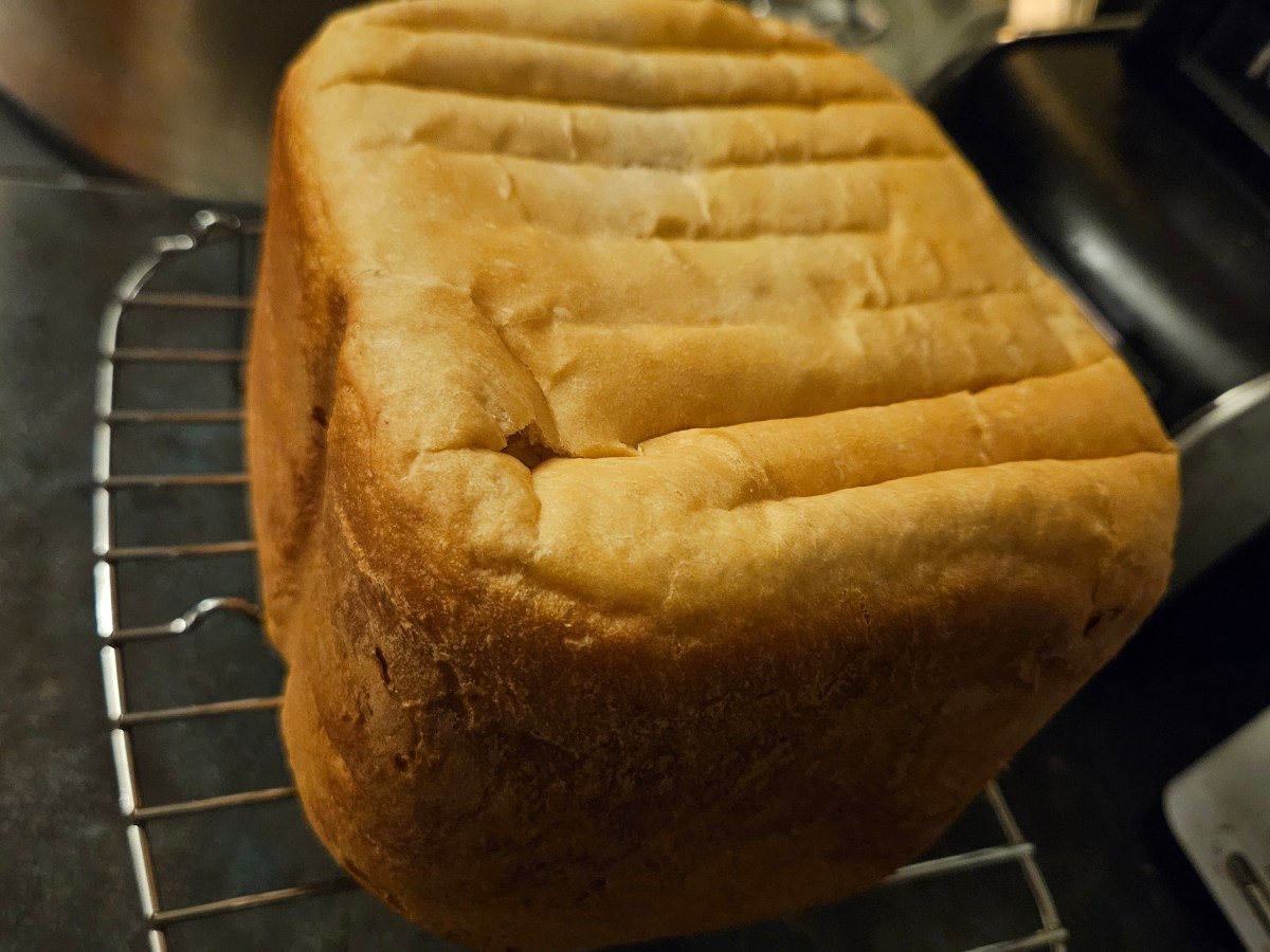 The Great Hawaiian Bread Disaster (A Comedy of Errors in Four&nbsp;Loaves)